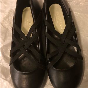 Kenneth Cole Girls Black dress shoes size 2